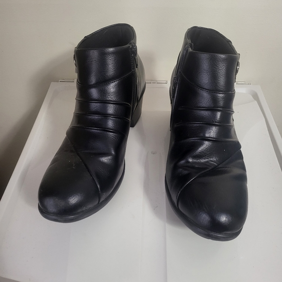 Black Slip on Booties Size 11 - Picture 2 of 5